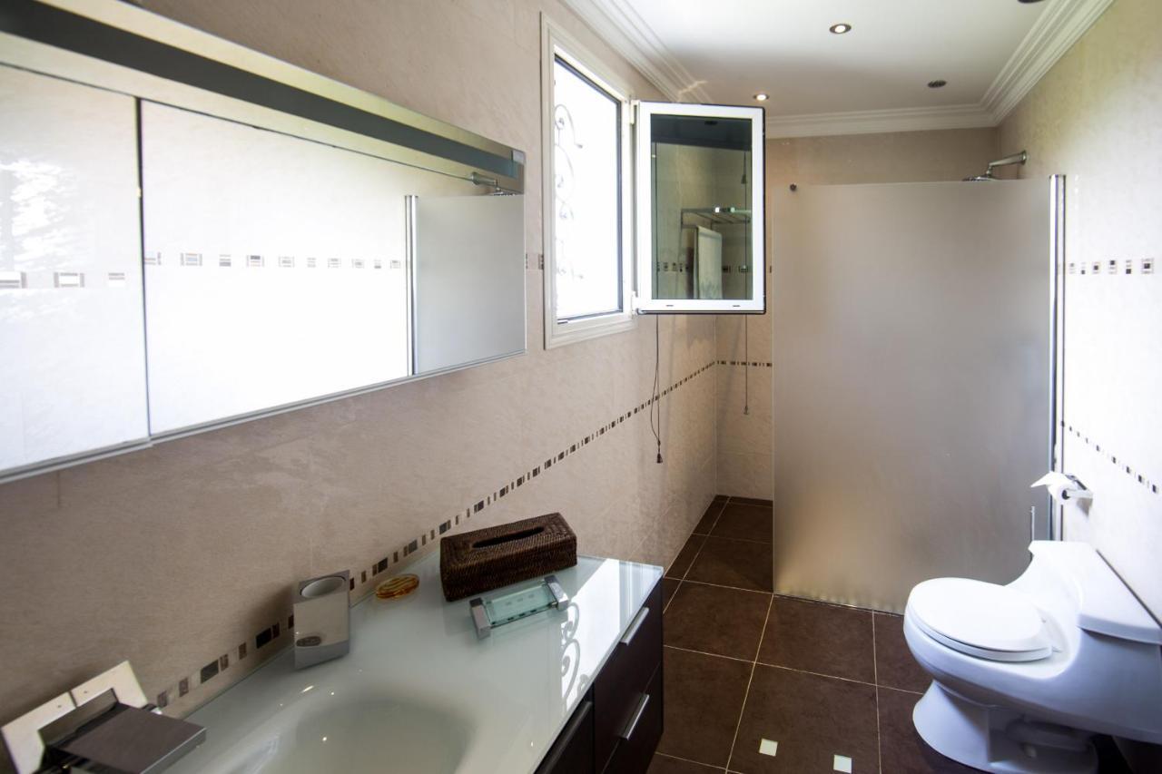 El Paradisio Splendid 5 Stars Villa Atypical In Antibes With Overflowing Swiming Pool Exterior photo
